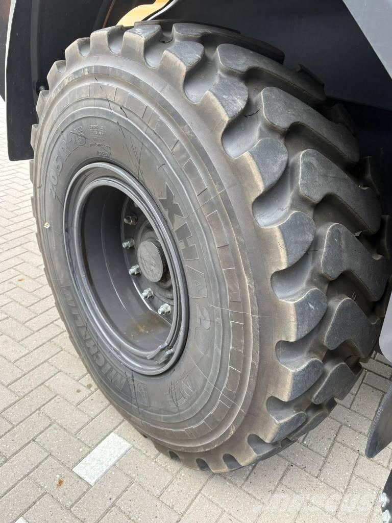 CASE 721G Kolové nakladače