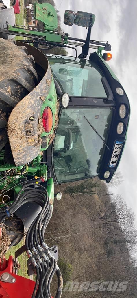 John Deere 6155R Traktory