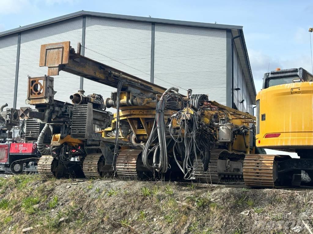 Klemm KR 807 - 5 Pilířové jeřáby
