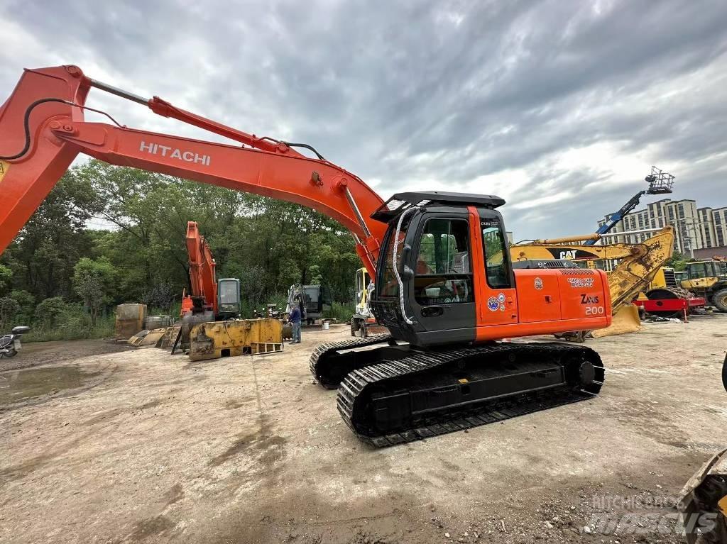 Hitachi ZX 200 Pásová rýpadla