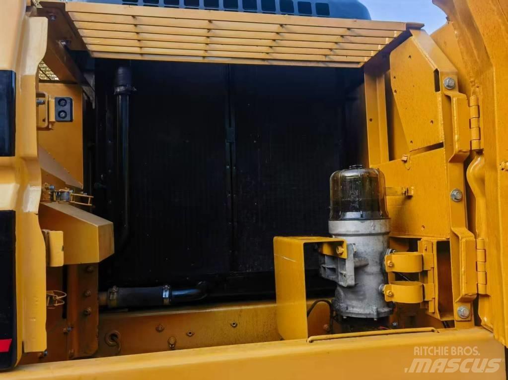 CAT CAT325B Stroje pro manipulaci s odpadem