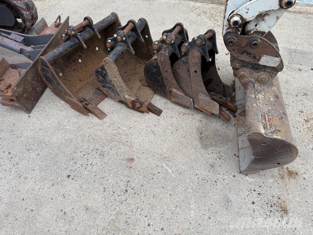 Takeuchi TB 210 Mini rýpadla < 7t