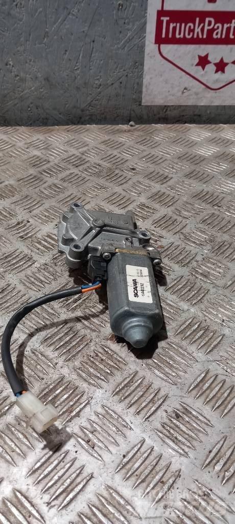 Scania R 440   1442292 Kabiny a interiér