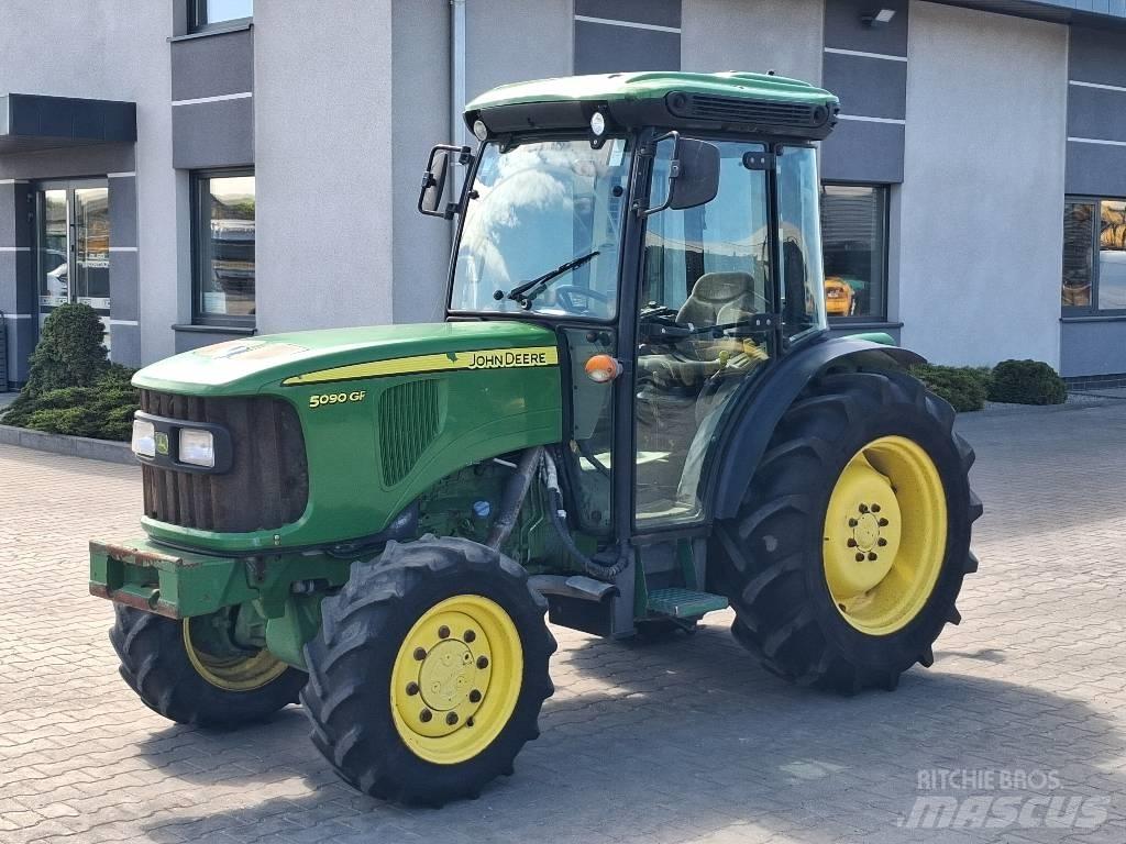 John Deere 5090 GF Traktory