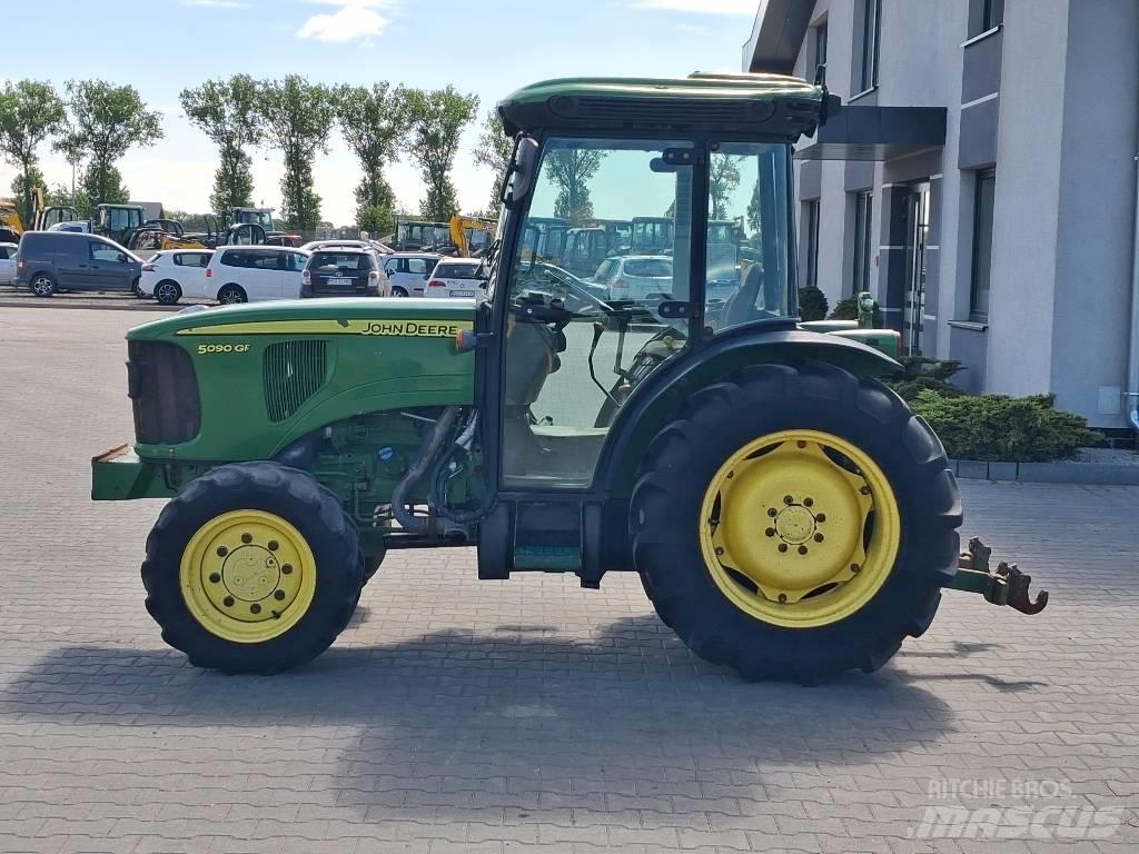 John Deere 5090 GF Traktory