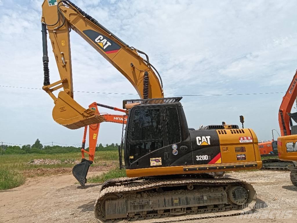 CAT 320D2 Midi rýpadla 7t - 12t