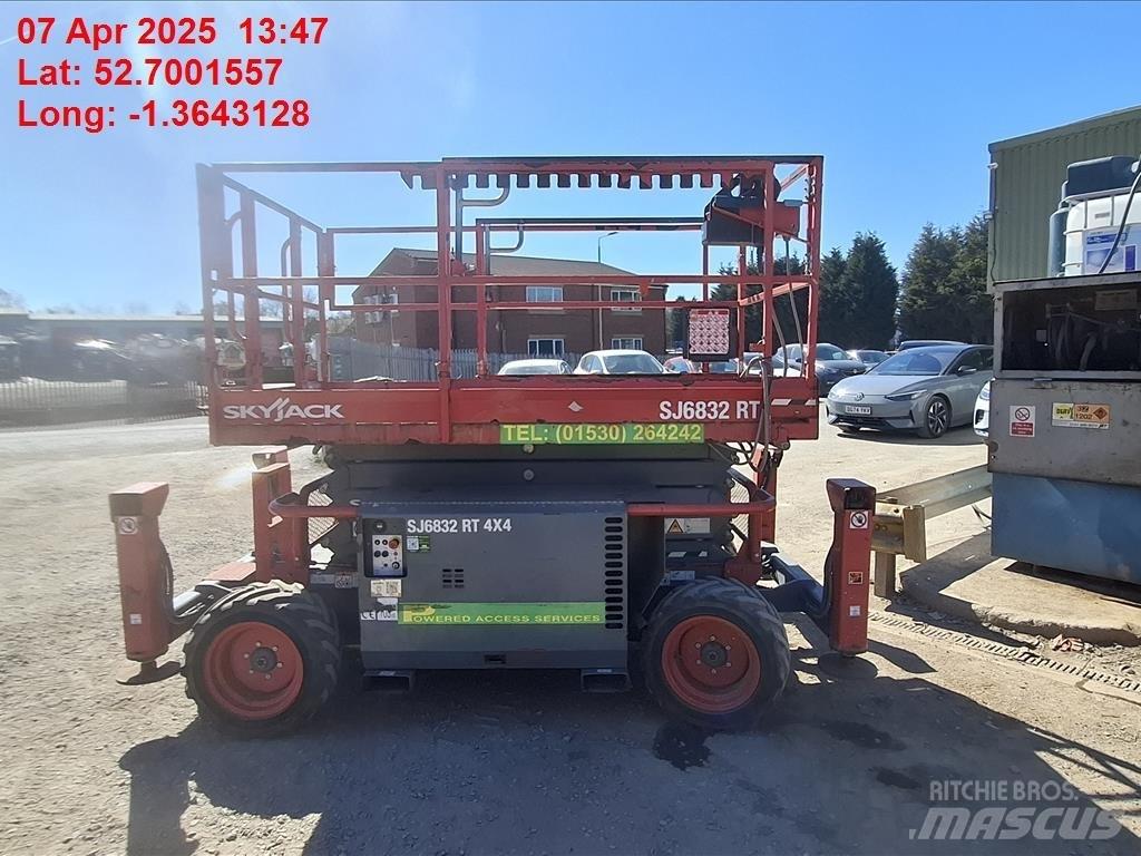 SkyJack SJ 6832 RT Nůžková zvedací plošina