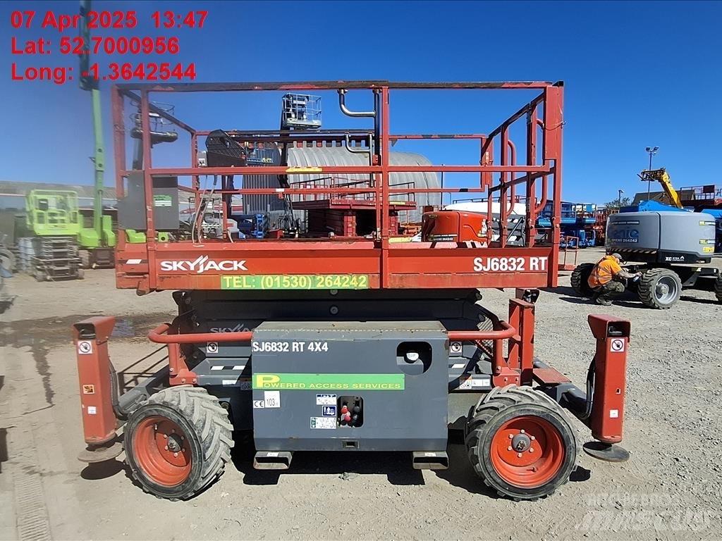SkyJack SJ 6832 RT Nůžková zvedací plošina