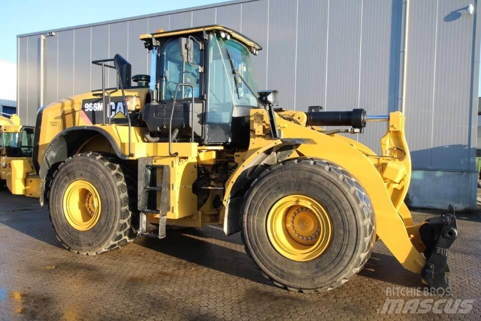 CAT 966M Kolové nakladače
