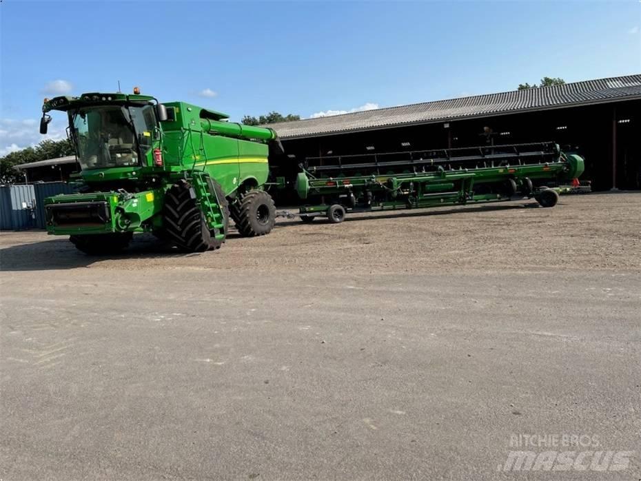 John Deere S 790 Sklízecí mlátičky