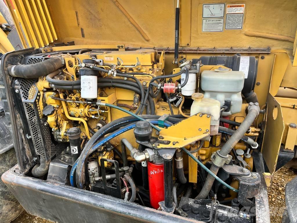 CAT TH 62 Teleskopické manipulátory