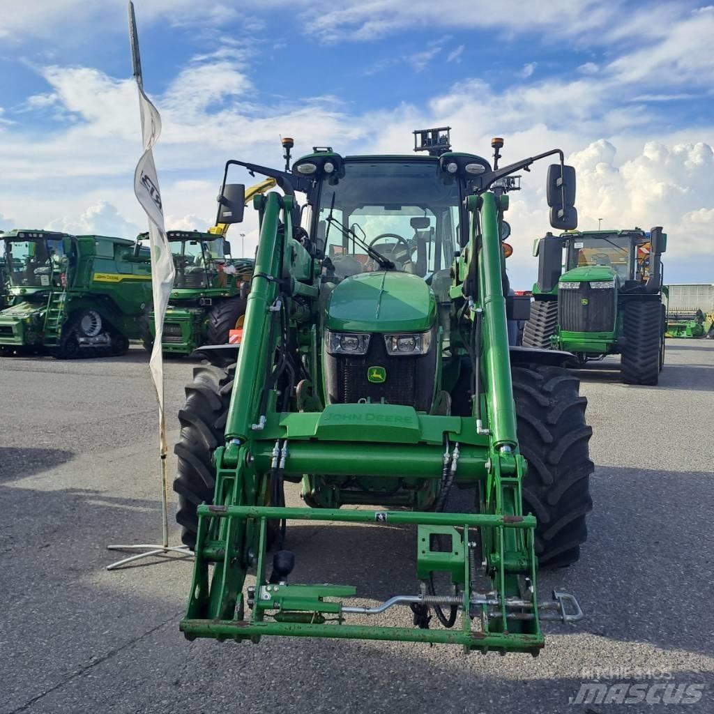 John Deere 5100 R Traktory