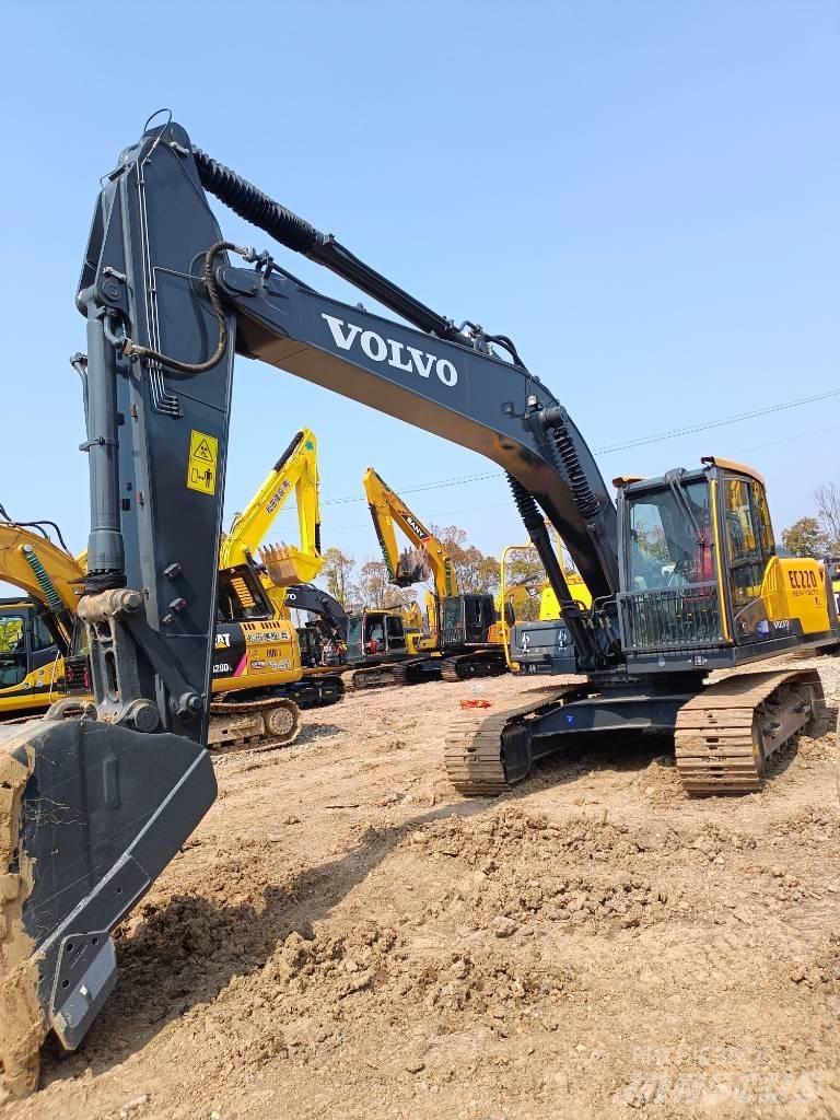 Volvo EC 220 Pásová rýpadla