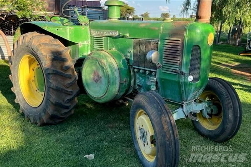 John Deere Lance Traktory