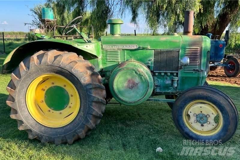 John Deere Lance Traktory
