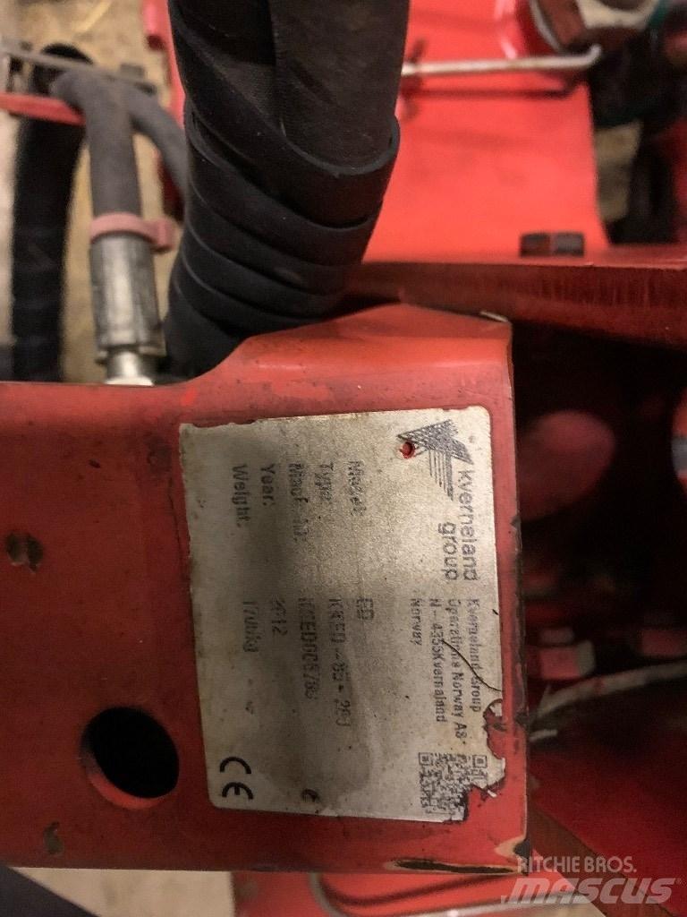 Kverneland ED85 Oboustranné pluhy
