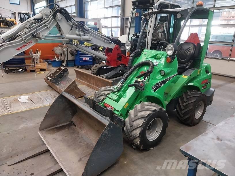 Avant 640 Smykem řízené nakladače