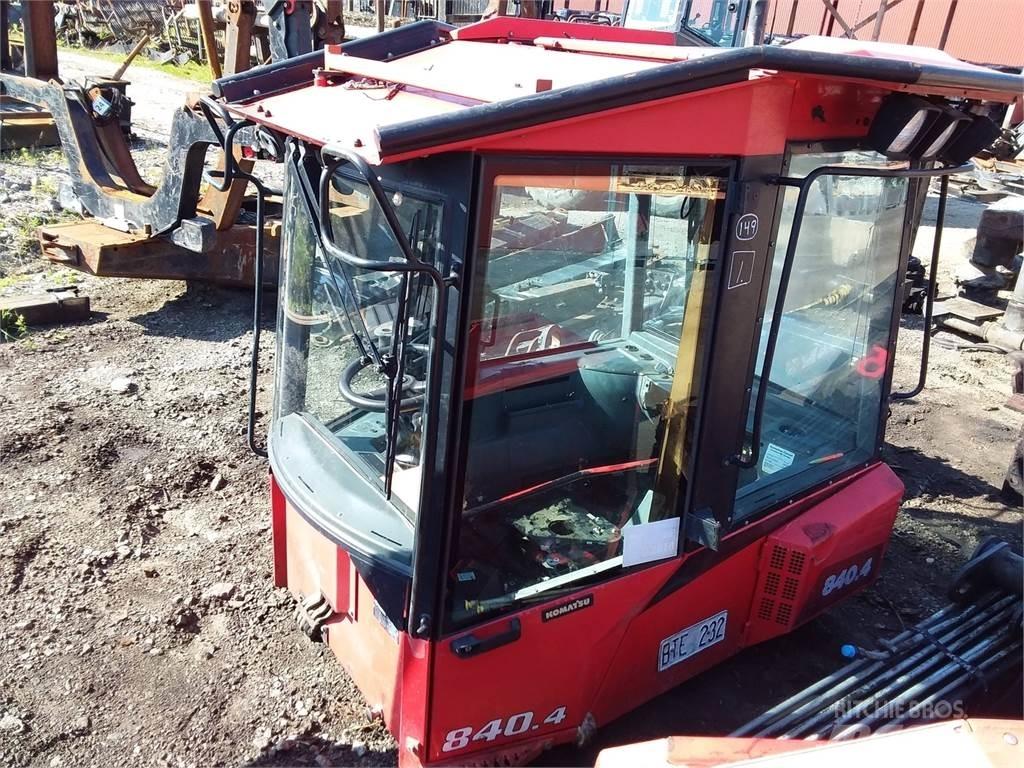 Komatsu 840.4 Kabiny a interiér