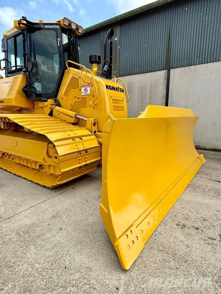 Komatsu D 61 PXi-24 Pásové dozery