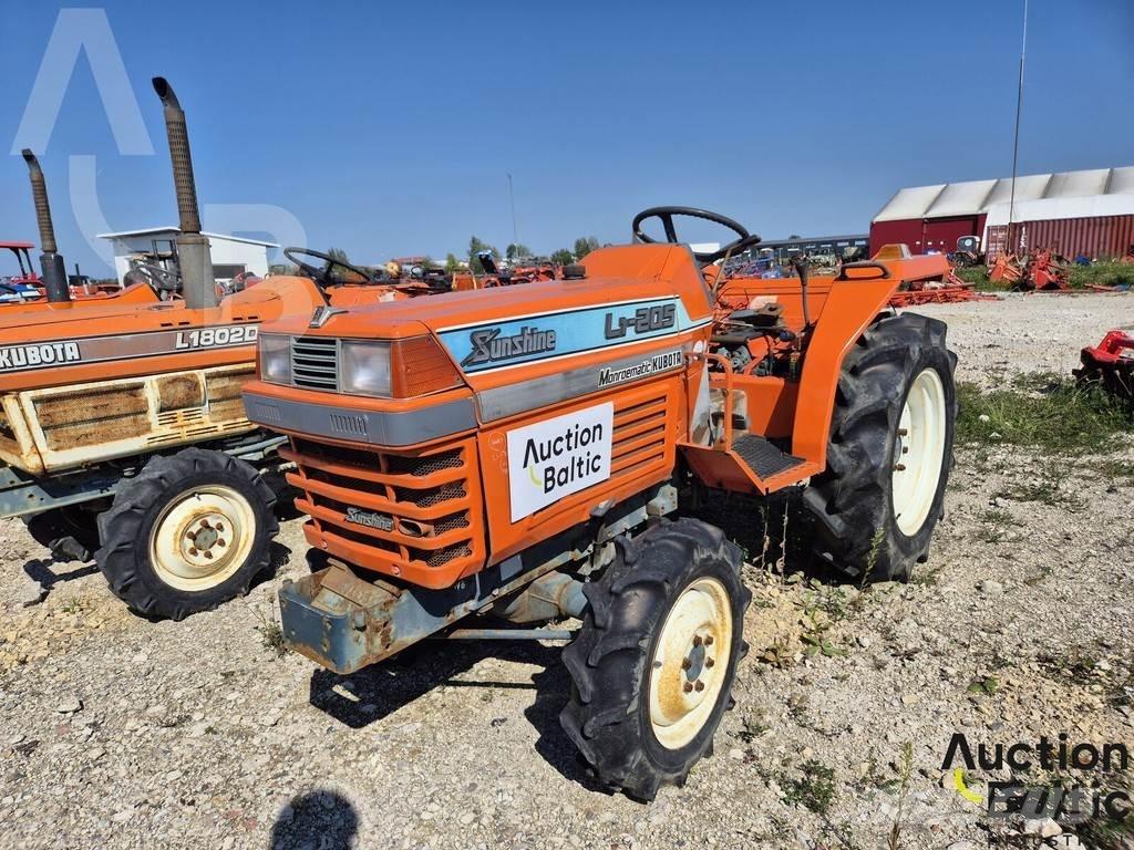 Kubota L1-205D Traktory