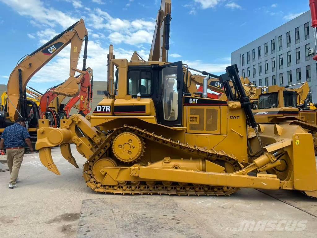 CAT D 7 R Pásové dozery