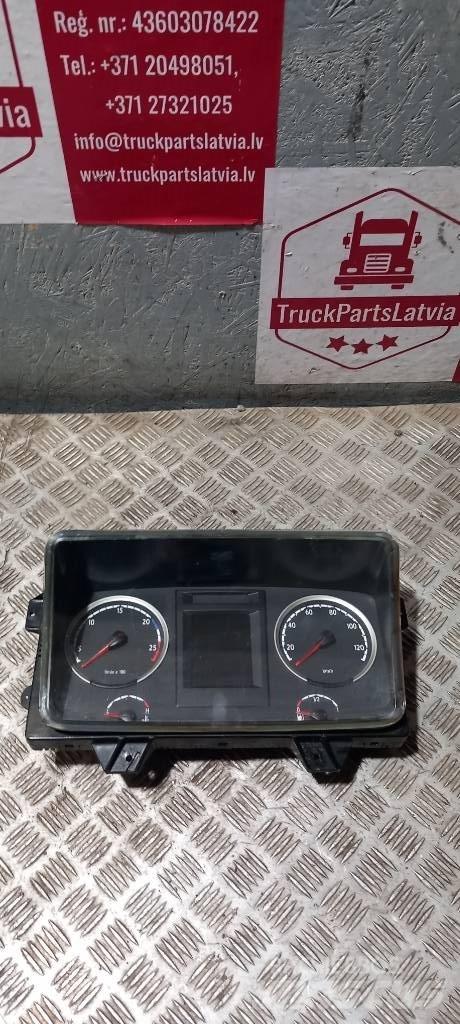 Scania R 440    2052210 Kabiny a interiér