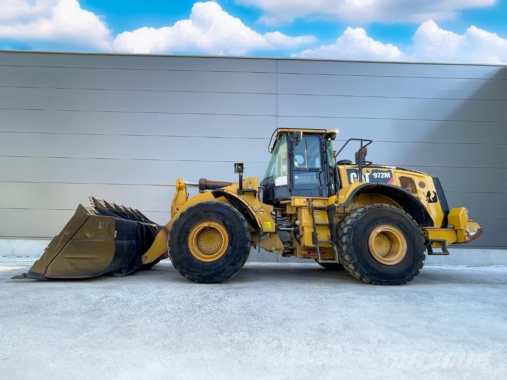 CAT 972M Kolové nakladače