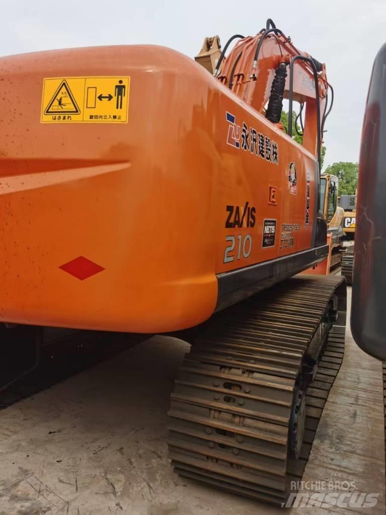 Hitachi ZX 210 Pásová rýpadla