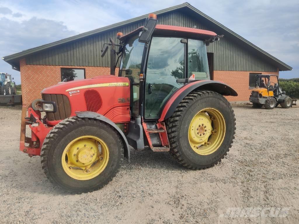 John Deere 5100 R Traktory
