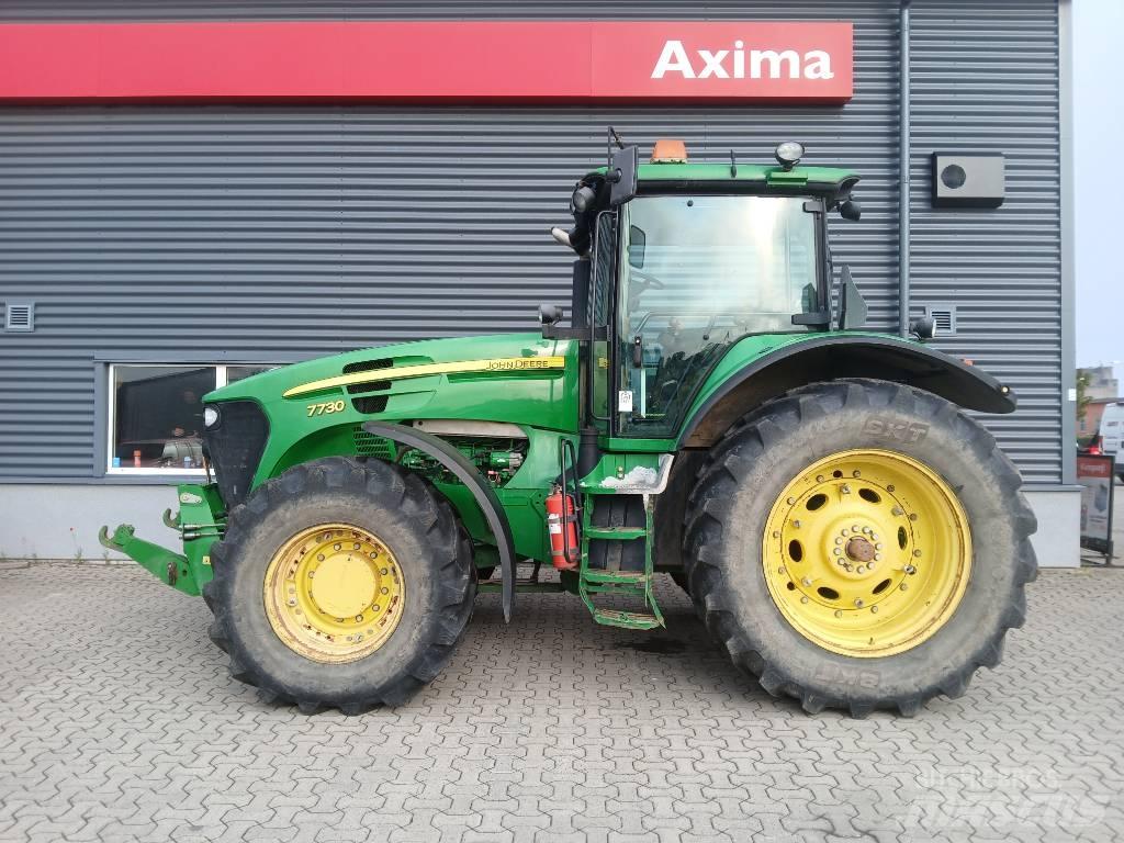 John Deere 7730 AP Traktory