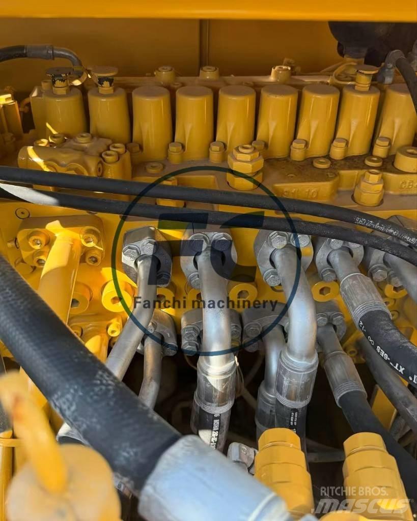 CAT 330 Pásová rýpadla
