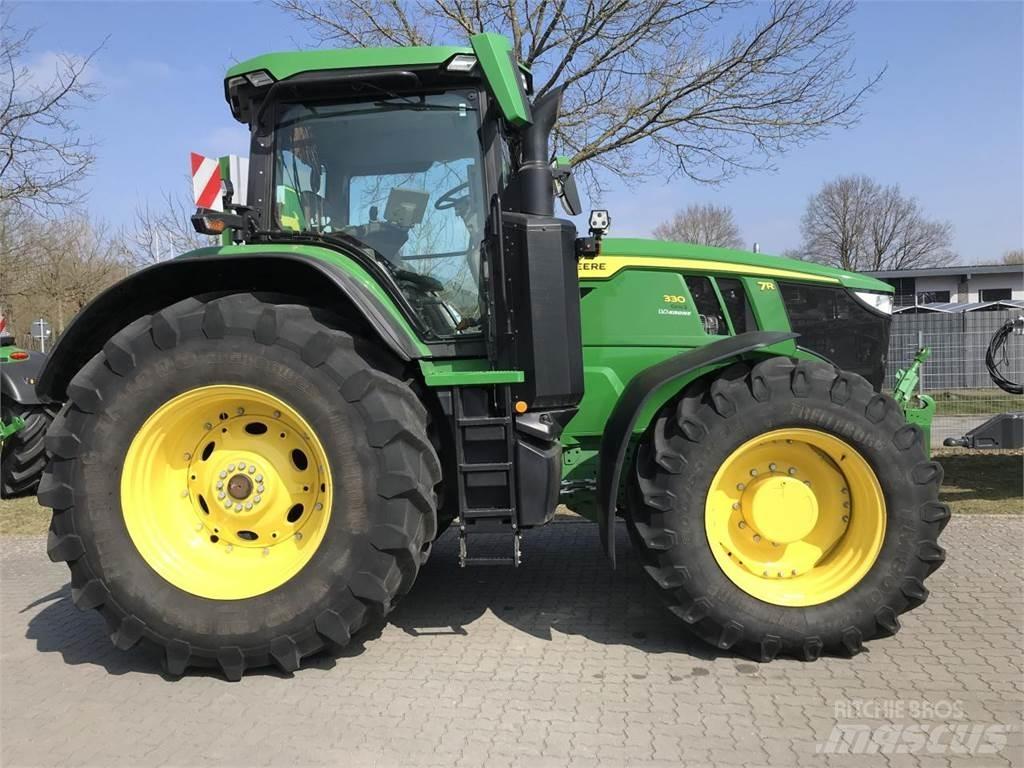 John Deere 7R 330 Traktory