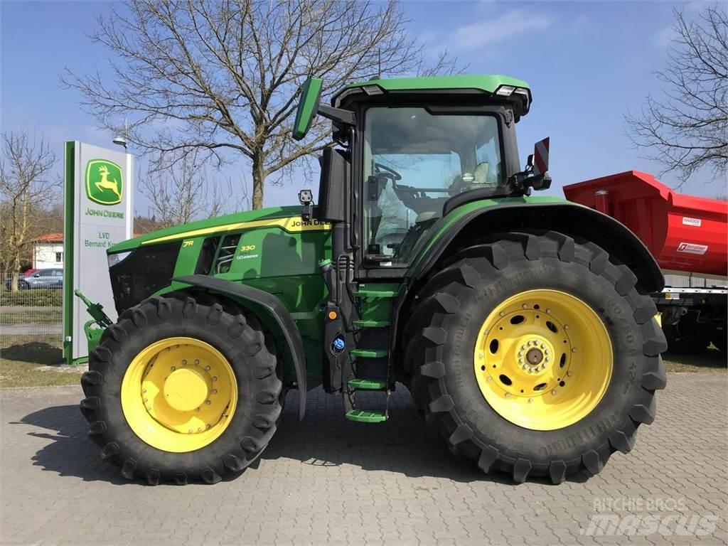 John Deere 7R 330 Traktory