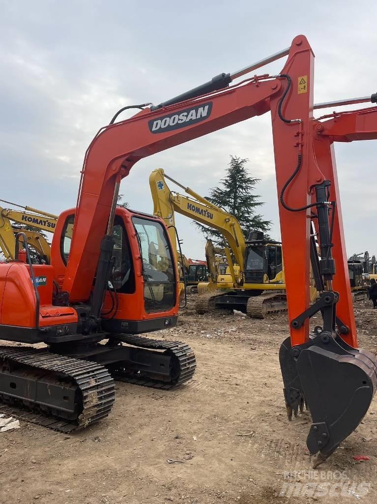 Doosan DX80 Midi rýpadla 7t - 12t
