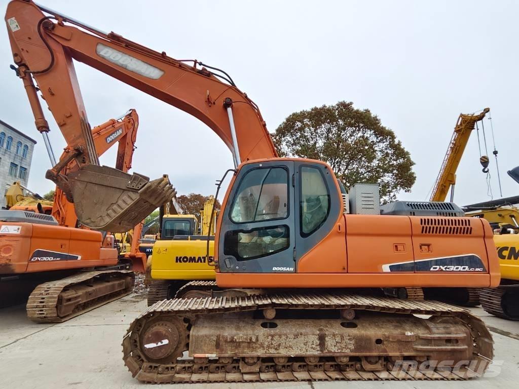 Doosan DX 300 LC Pásová rýpadla