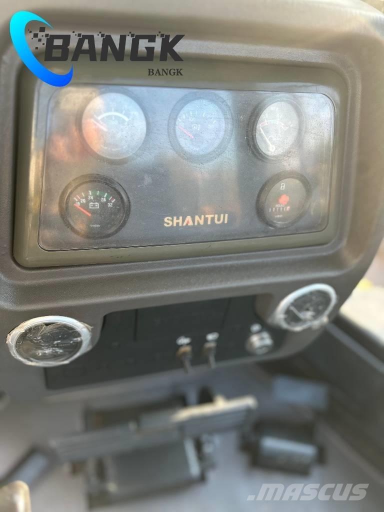 Shantui SD 16 Pásové dozery