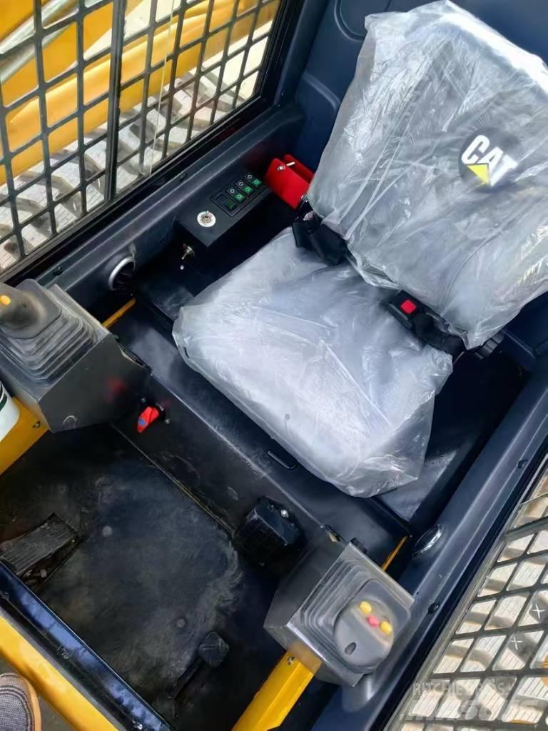 CAT 277 D Smykem řízené nakladače