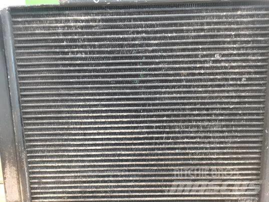 JLG 660 cooler Radiátory