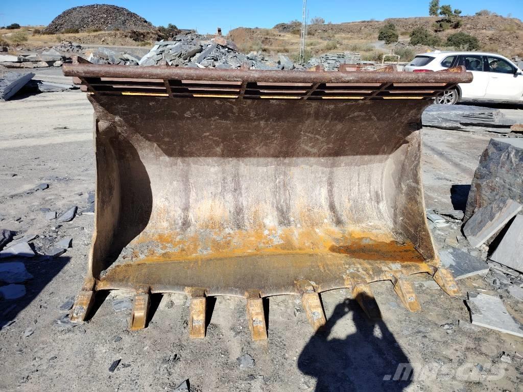 Hitachi ZW 180-6 Kolové nakladače