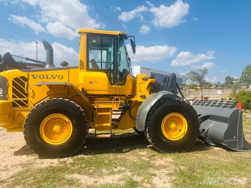Volvo L 90 F Kolové nakladače
