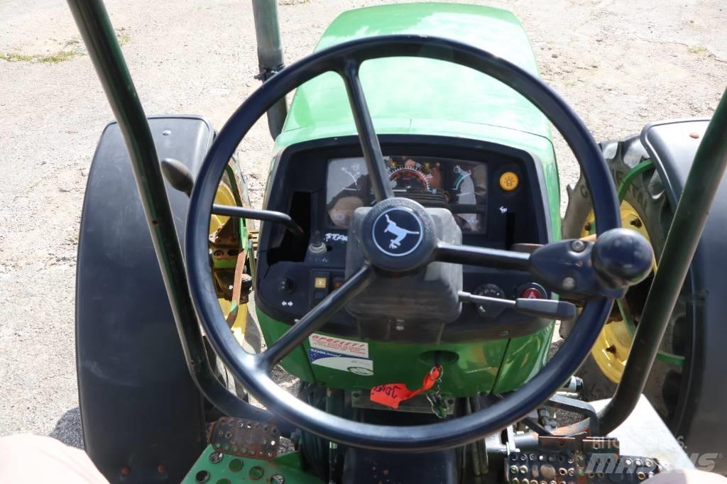 John Deere 5400 Traktory