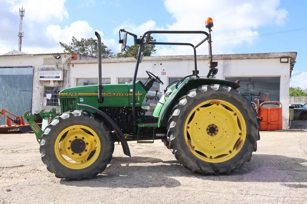 John Deere 5400 Traktory