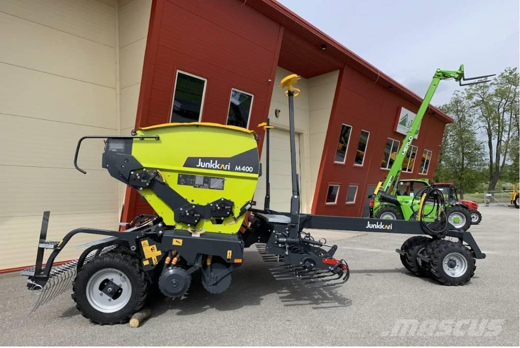 Junkkari M 400 Plus Mechanické secí stroje
