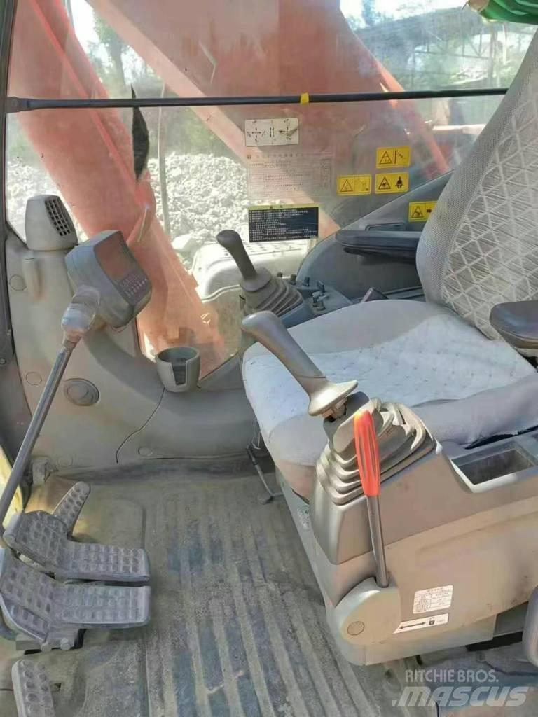 Hitachi ZAXIS270 Pásová rýpadla
