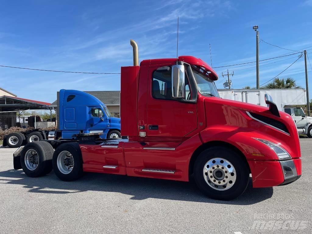 Volvo VNL64T300 Tahače
