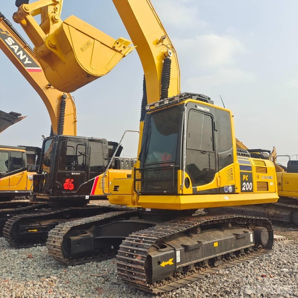 Komatsu PC 200-8 Pásová rýpadla