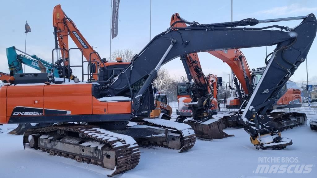 Doosan DX 255 LC-5 Pásová rýpadla