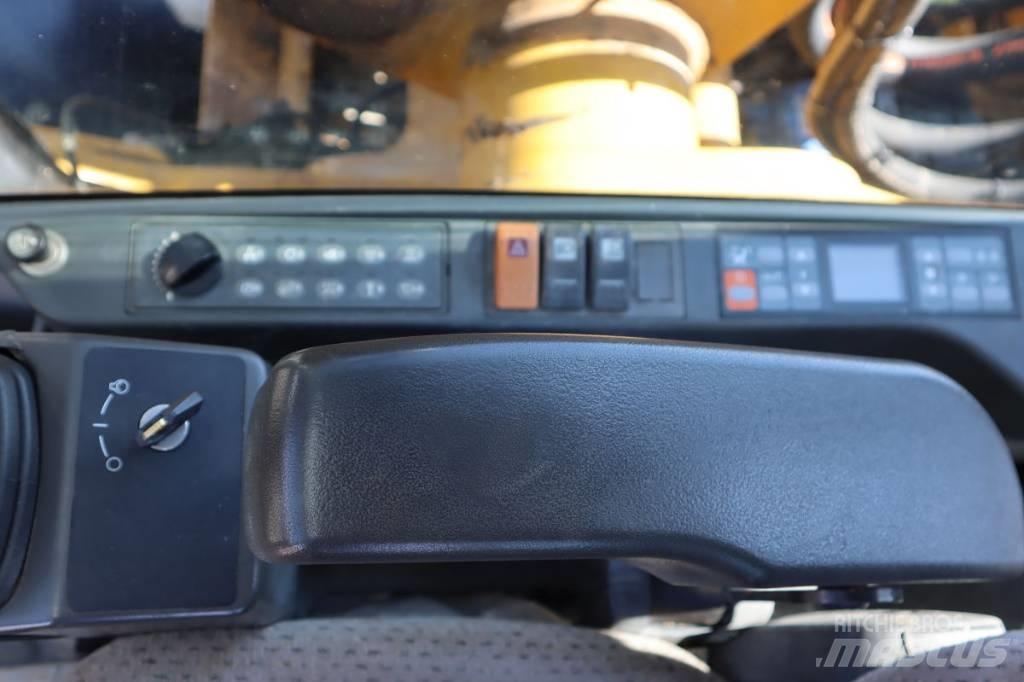 CAT M 322 D Kolová rýpadla
