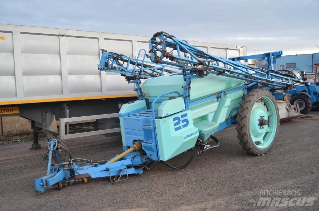 Berthoud Racer 25 Tažené postřikovače