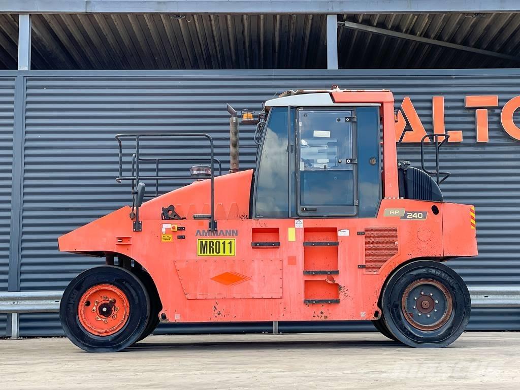 Ammann AP 240 Pneumatikové válce